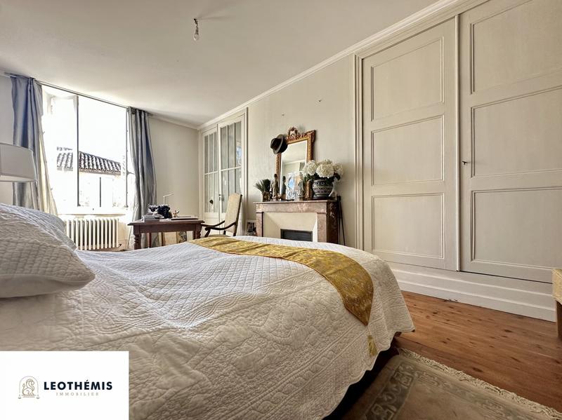 Maison - 362 m² - 14 pièces