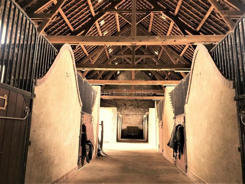 Haras - 300 m² - 8 pièces