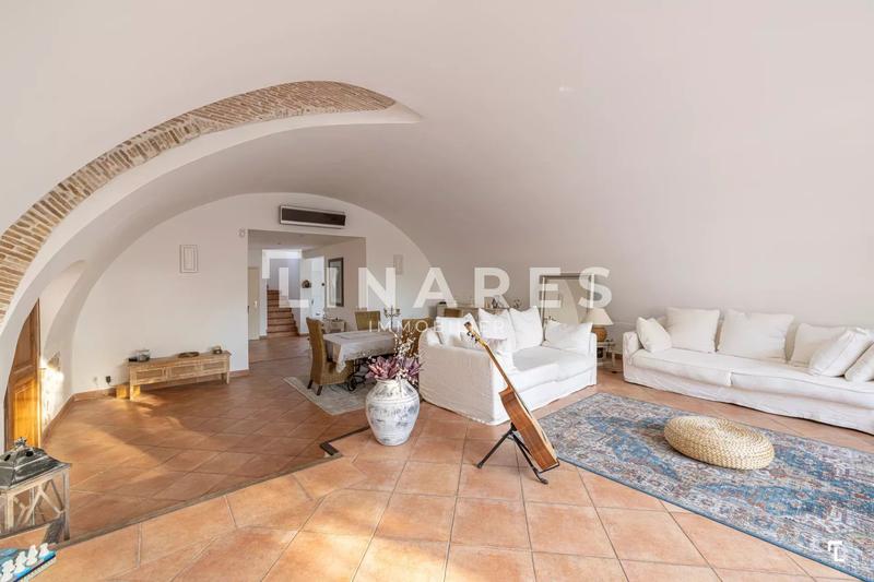 Maison - 170 m² - 5 pièces