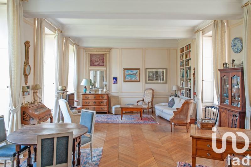 Maison - 229 m² - 11 pièces