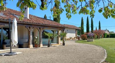 Maison - 180 m² - 8 pièces