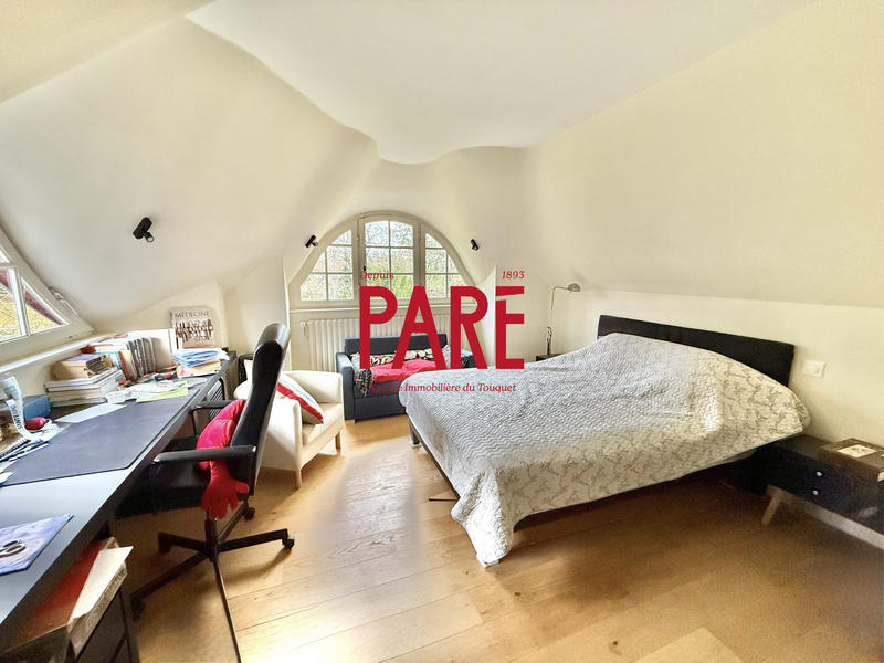 Maison - 205 m² - 6 pièces