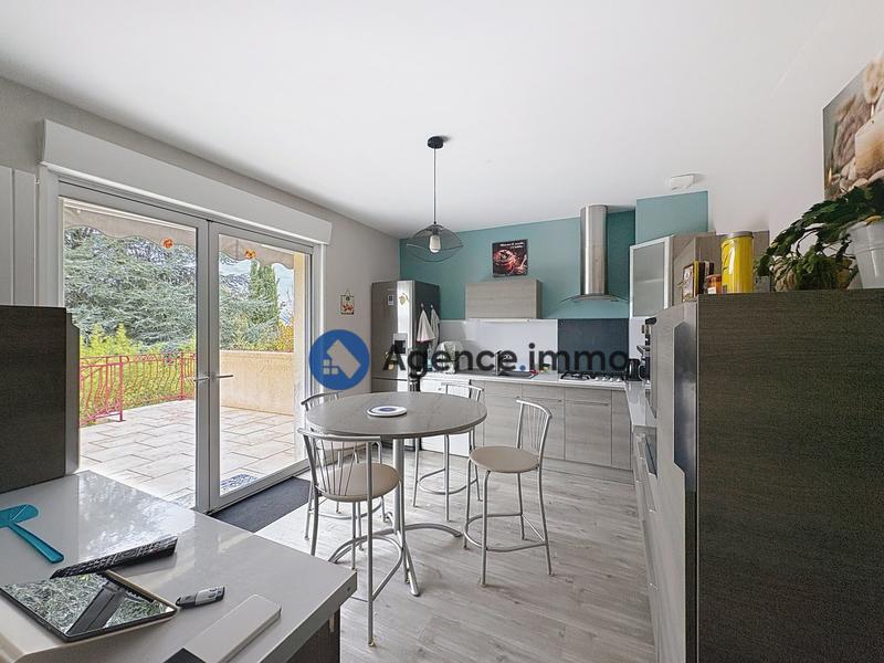 Maison - 92 m² - 4 pièces