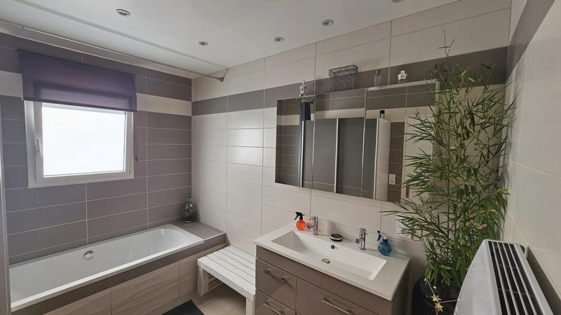 Villa - 196 m² - 6 pièces