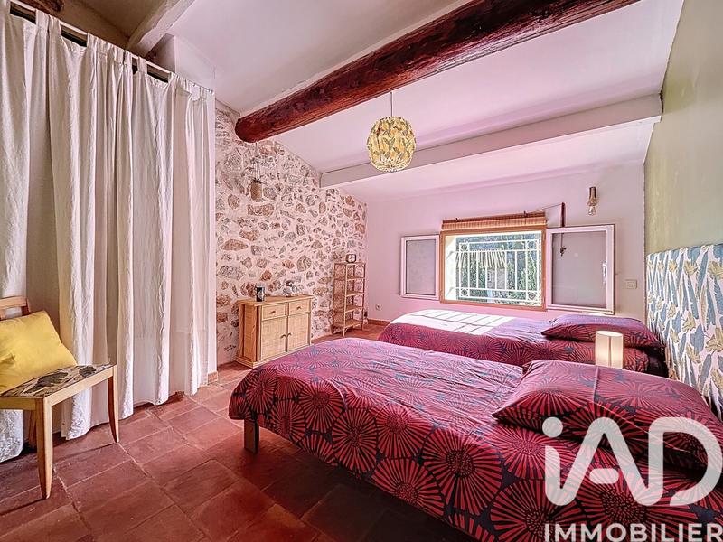 Maison - 225 m² - 9 pièces