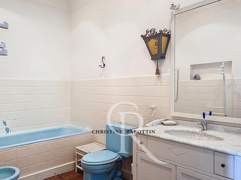 Maison - 285 m² - 10 pièces