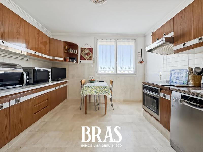 Appartement - 102 m² - 5 pièces