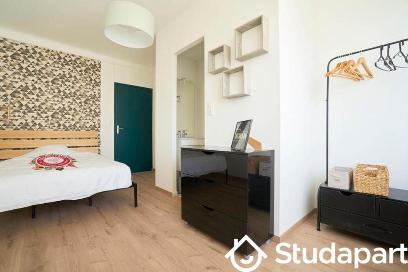 Chambre - 9 m² - 1 pièce