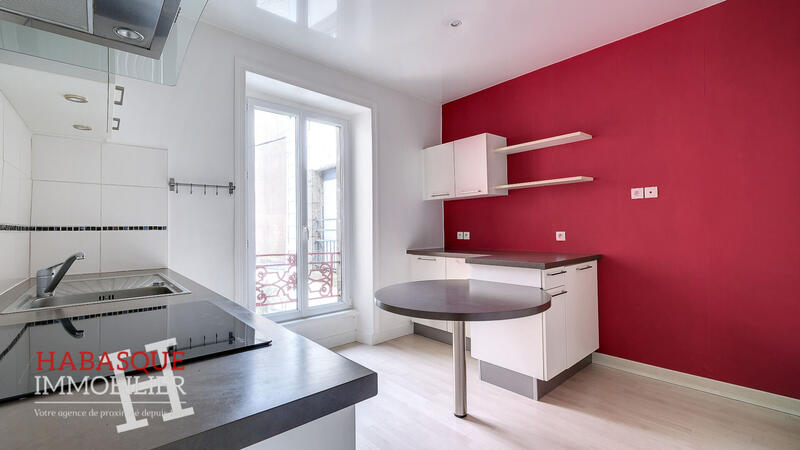 Appartement - 111 m² - 6 pièces