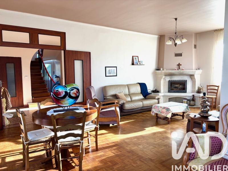 Maison - 162 m² - 8 pièces