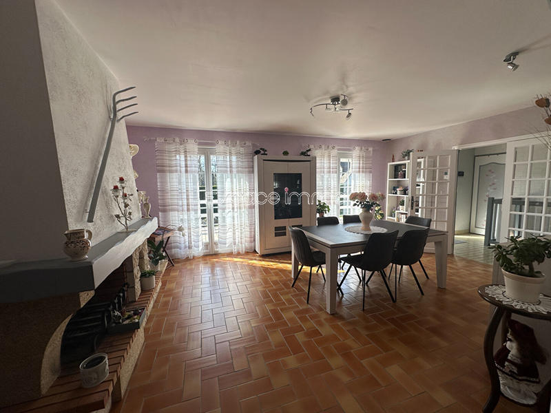 Maison - 97 m² - 5 pièces