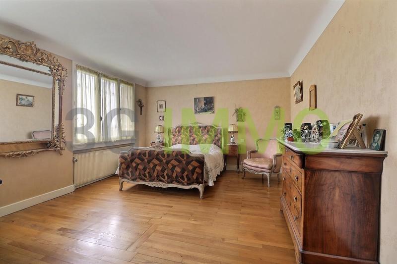 Maison - 171 m² - 7 pièces