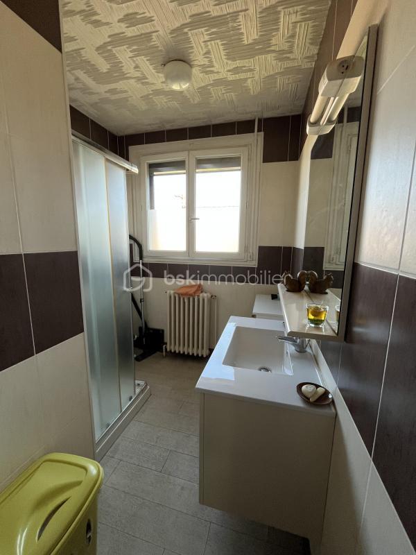 Maison - 218 m² - 10 pièces