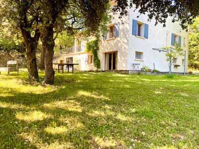 Maison - 210 m² - 8 pièces