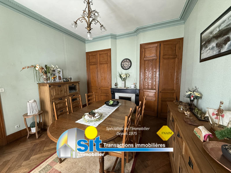 Maison - 198 m² - 7 pièces