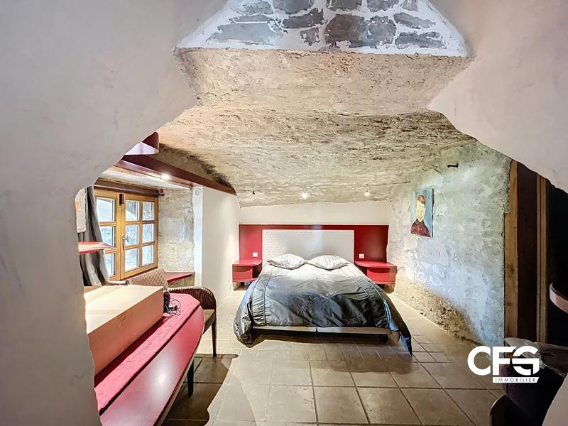 Maison - 228 m² - 7 pièces