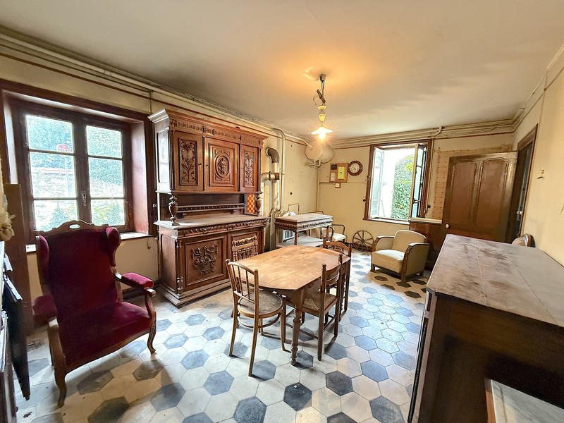 Maison - 367 m² - 14 pièces