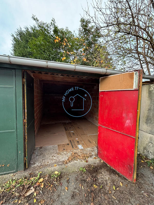 Parking / Garage - 13 m²