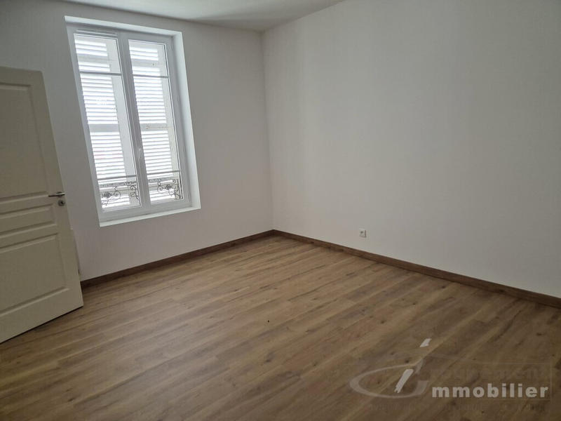 Maison - 216 m² - 7 pièces