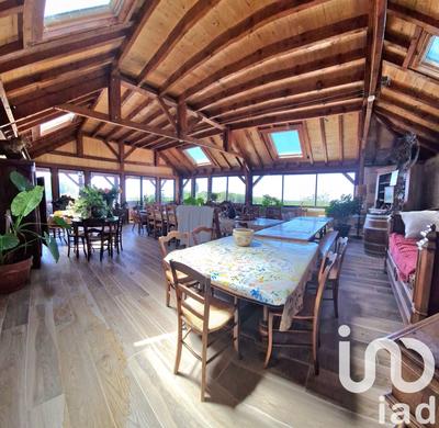 Maison - 550 m² - 20 pièces