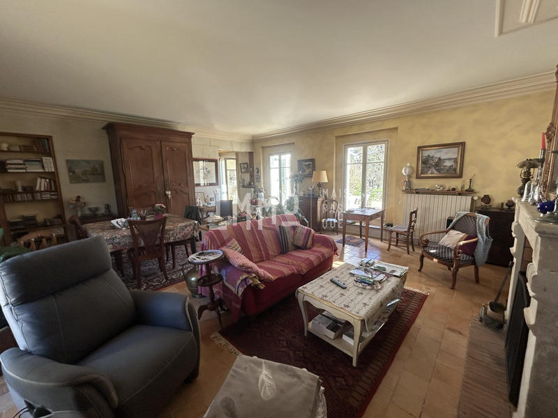 Maison traditionnelle - 206 m² - 7 pièces