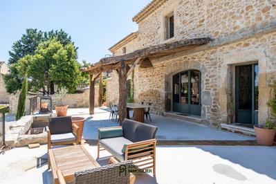 Mas - 230 m² - 7 pièces