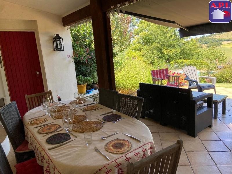 Maison - 230 m² - 9 pièces