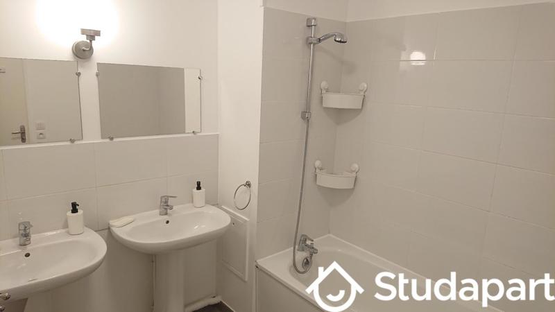 Chambre - 11 m² - 1 pièce