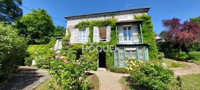 Maison - 230 m² - 10 pièces