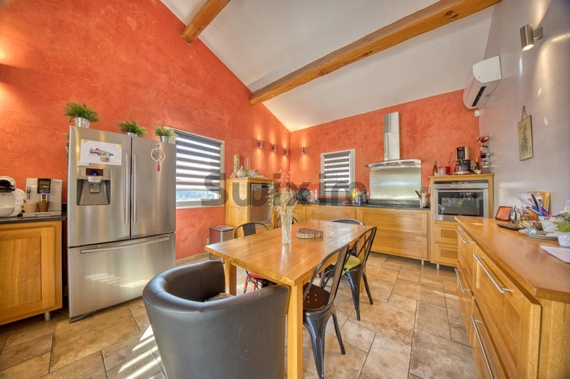 Villa - 200 m² - 7 pièces