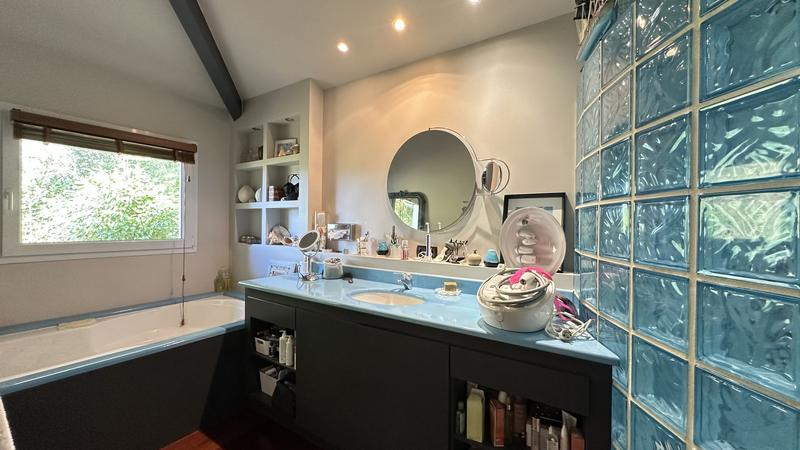 Maison d'architecte - 240 m² - 6 pièces