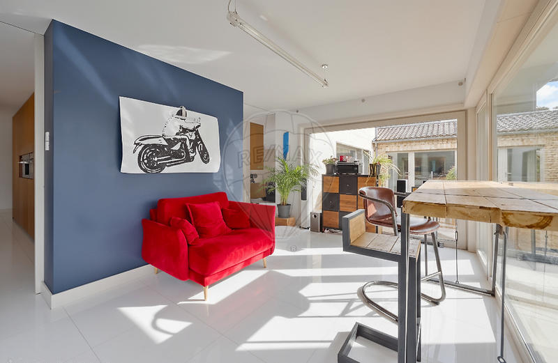 Propriété - 330 m² - 7 pièces