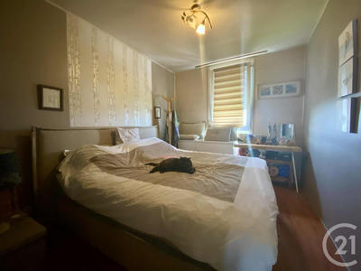 Appartement - 85 m² - 5 pièces