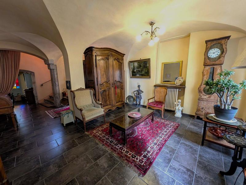 Maison - 280 m² - 9 pièces