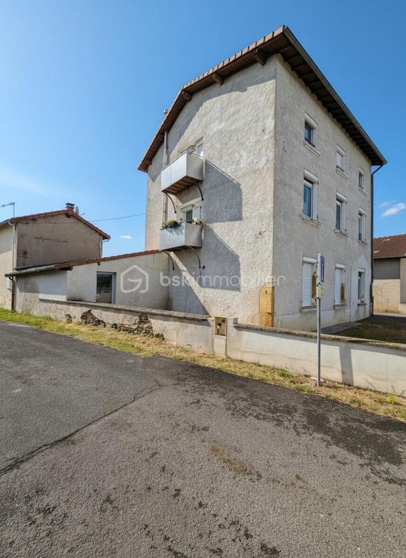 Immeuble - 210 m² - 9 pièces