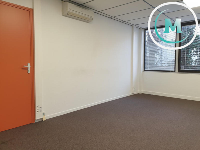 Bureau - 720 m² - 19 pièces