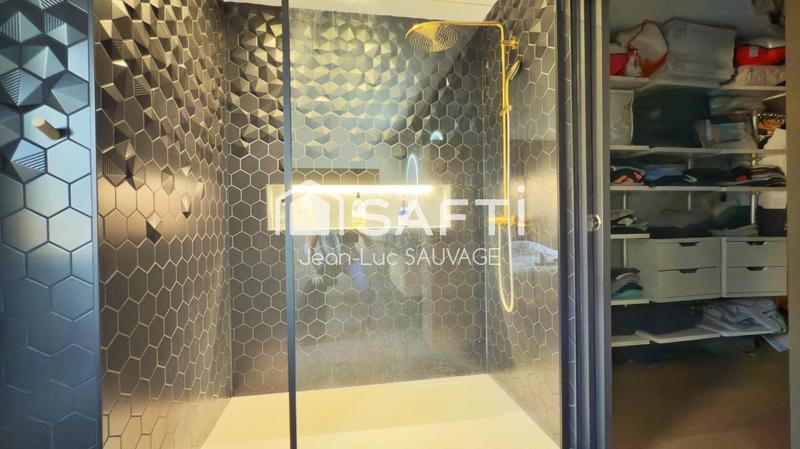 Maison - 210 m² - 5 pièces