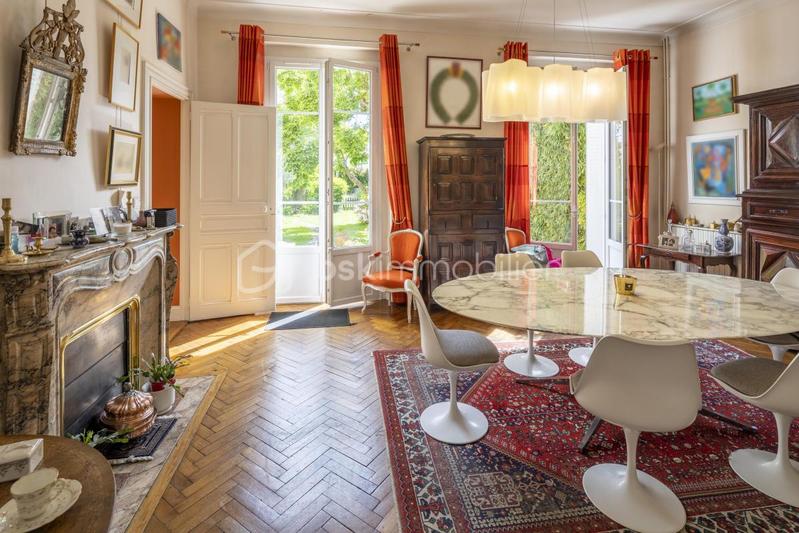 Maison de maîtres - 272 m² - 10 pièces