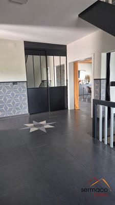 Maison - 330 m² - 7 pièces