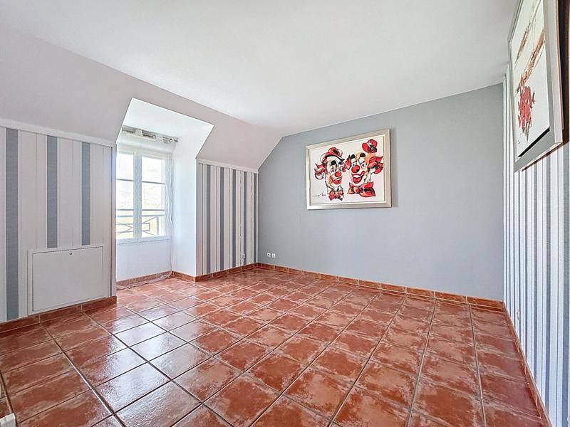 Maison - 200 m² - 7 pièces