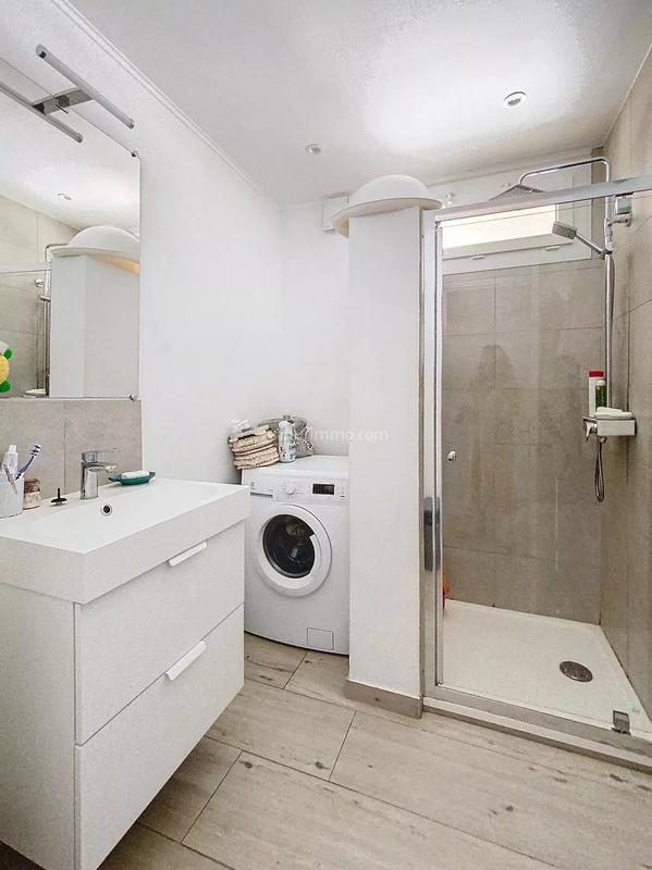 Appartement - 90 m² - 5 pièces