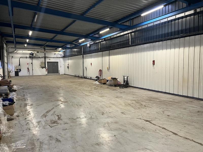 Entrepôt - 569 m²