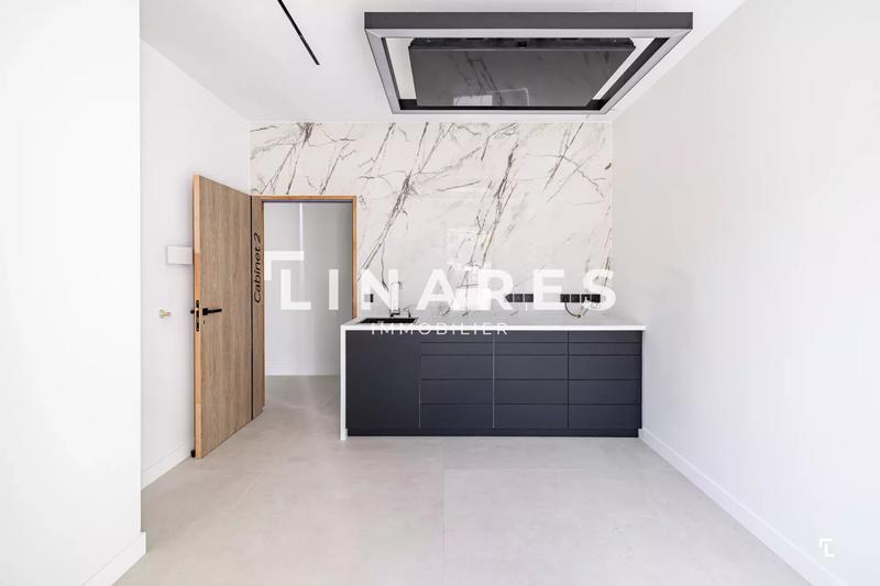 Local d'activités - 208 m² - 1 pièce