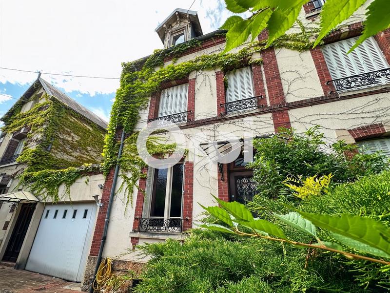 Maison - 314 m² - 10 pièces