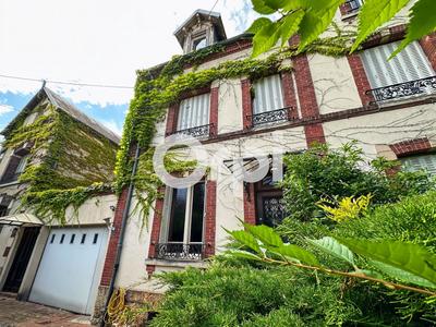 Maison - 314 m² - 10 pièces