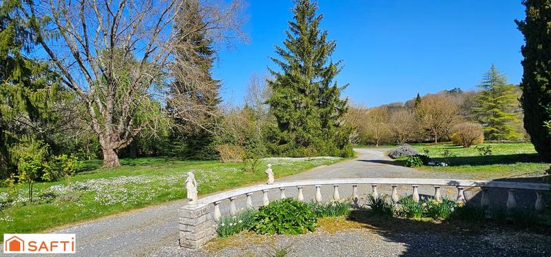 Maison - 322 m² - 9 pièces