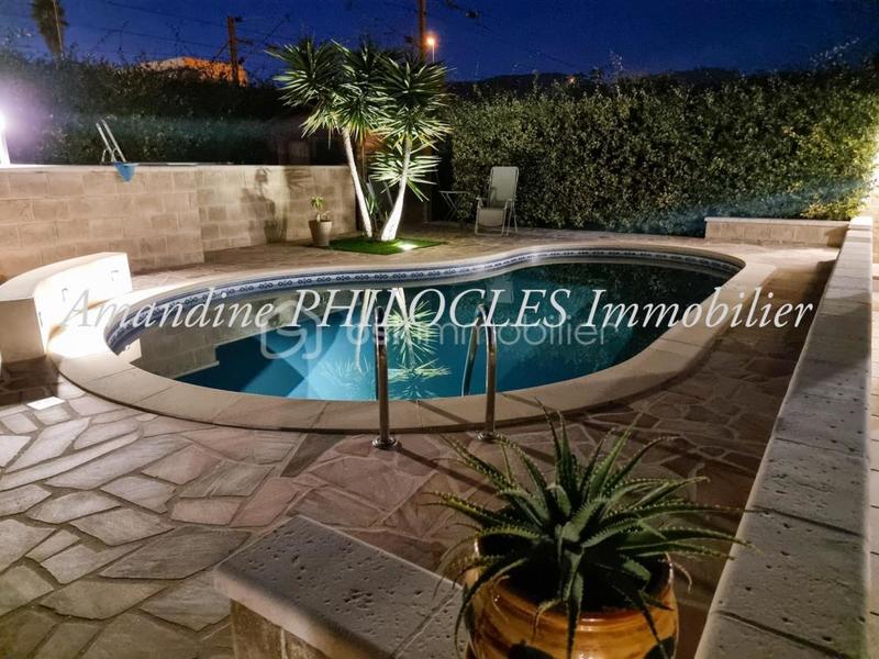 Maison traditionnelle - 82 m² - 5 pièces