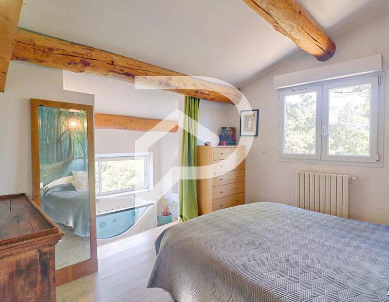 Villa - 183 m² - 12 pièces