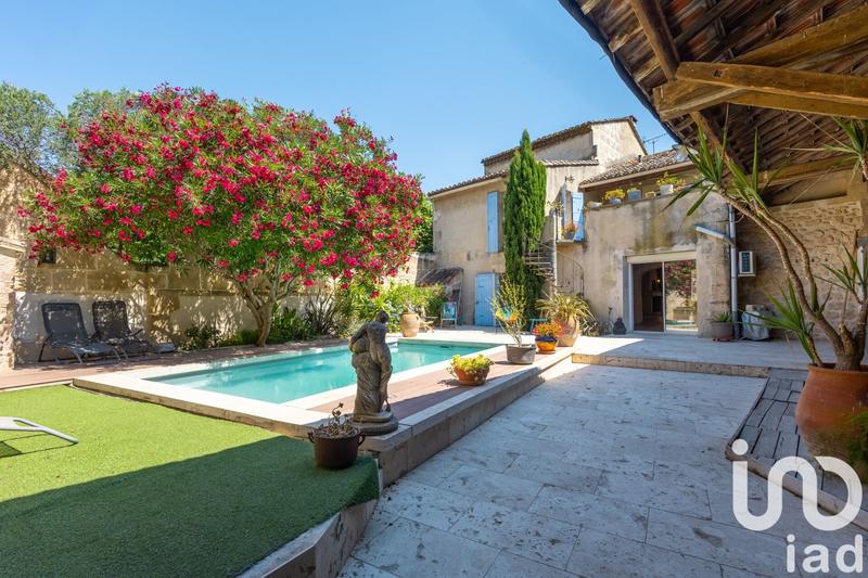 Maison - 325 m² - 9 pièces