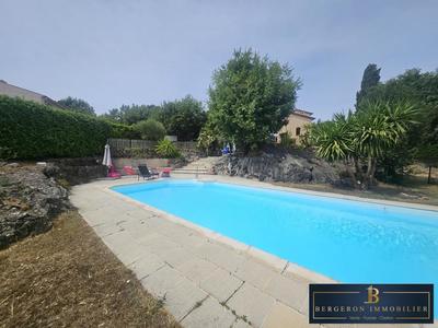 Maison traditionnelle - 157 m² - 6 pièces